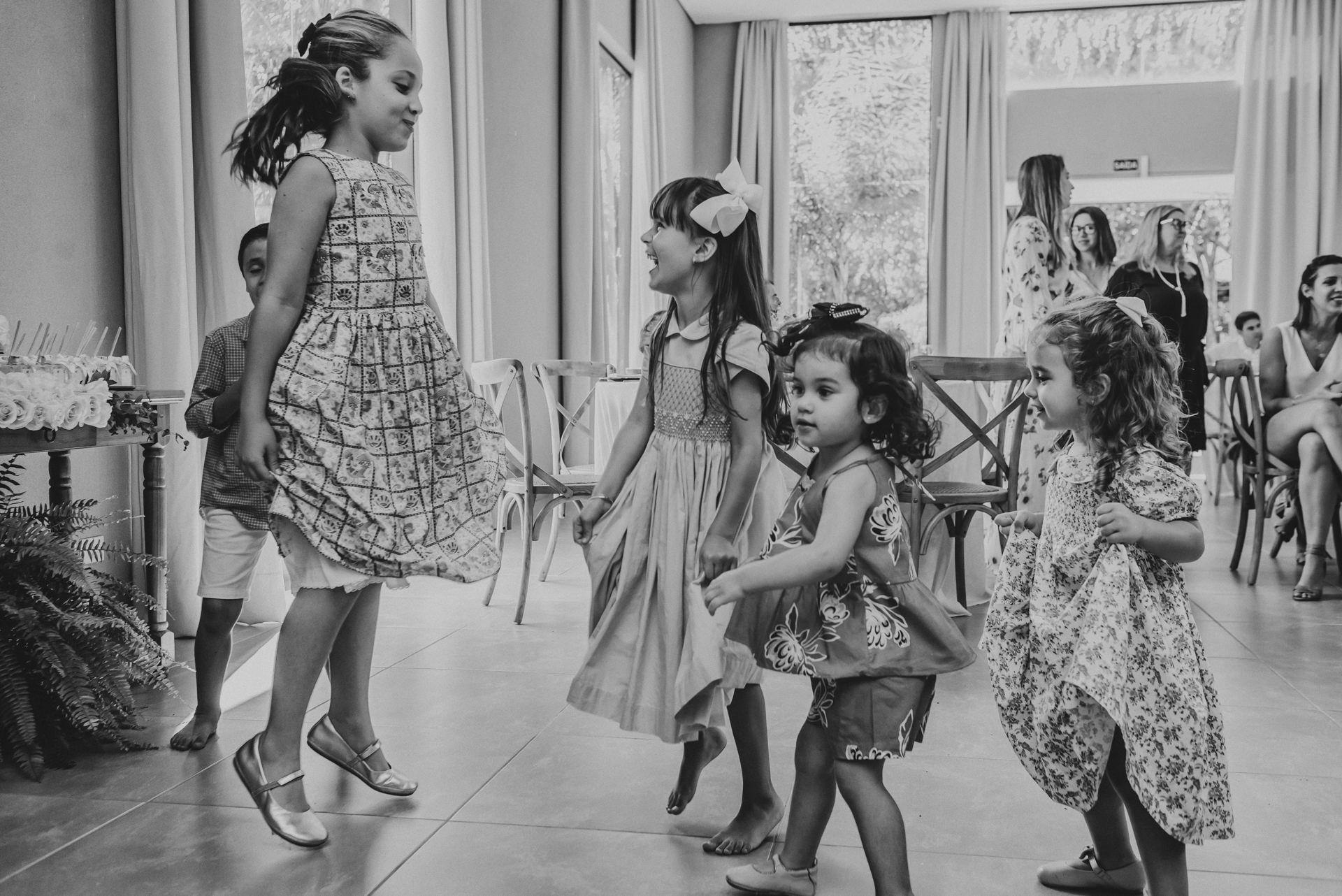 Foto Batizado Maria & Izabel / Paróquia São João Bosco Foto Batizado Maria & Izabel / Paróquia São João Bosco - Imagem 60