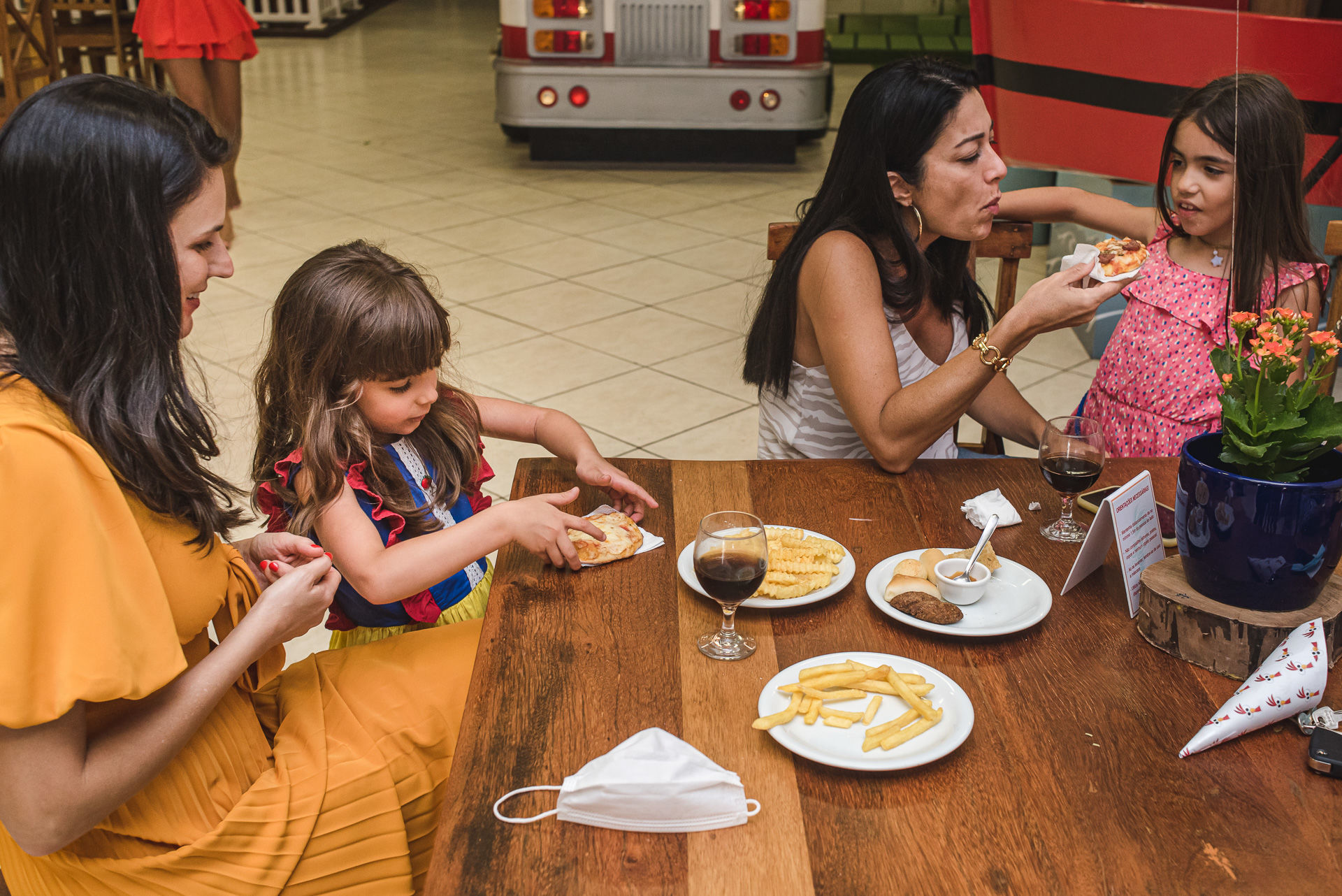 Foto Aniversário - Guilherme, 1 ano - Fernanda, 4 anos - Buffet Galinzé Aventura - Campo Grande - MS Foto Aniversário - Guilherme, 1 ano - Fernanda, 4 anos - Buffet Galinzé Aventura - Campo Grande - MS - Imagem 111